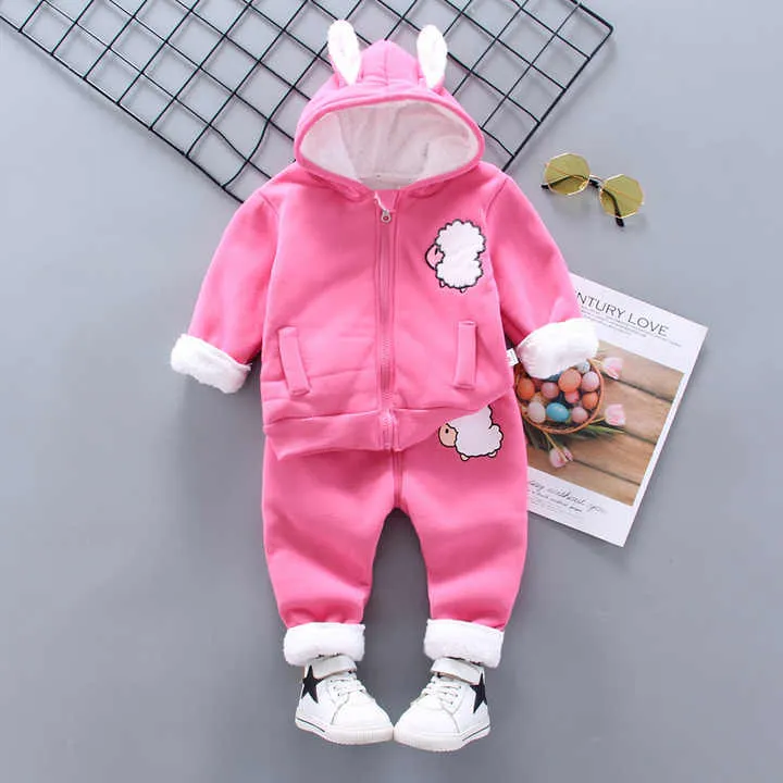 الخريف والشتاء ملابس مبطنة غير . Autumn and winter non-padded clothing