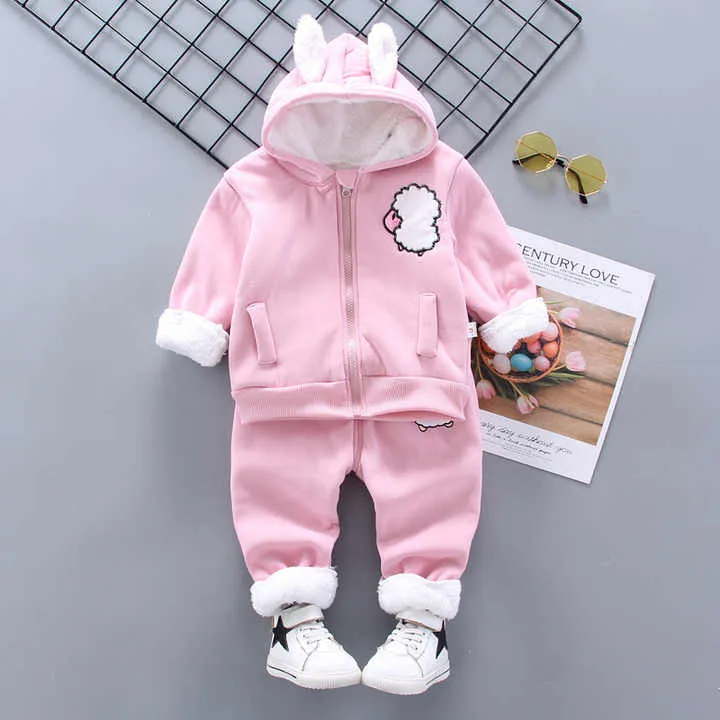 الخريف والشتاء ملابس مبطنة غير . Autumn and winter non-padded clothing