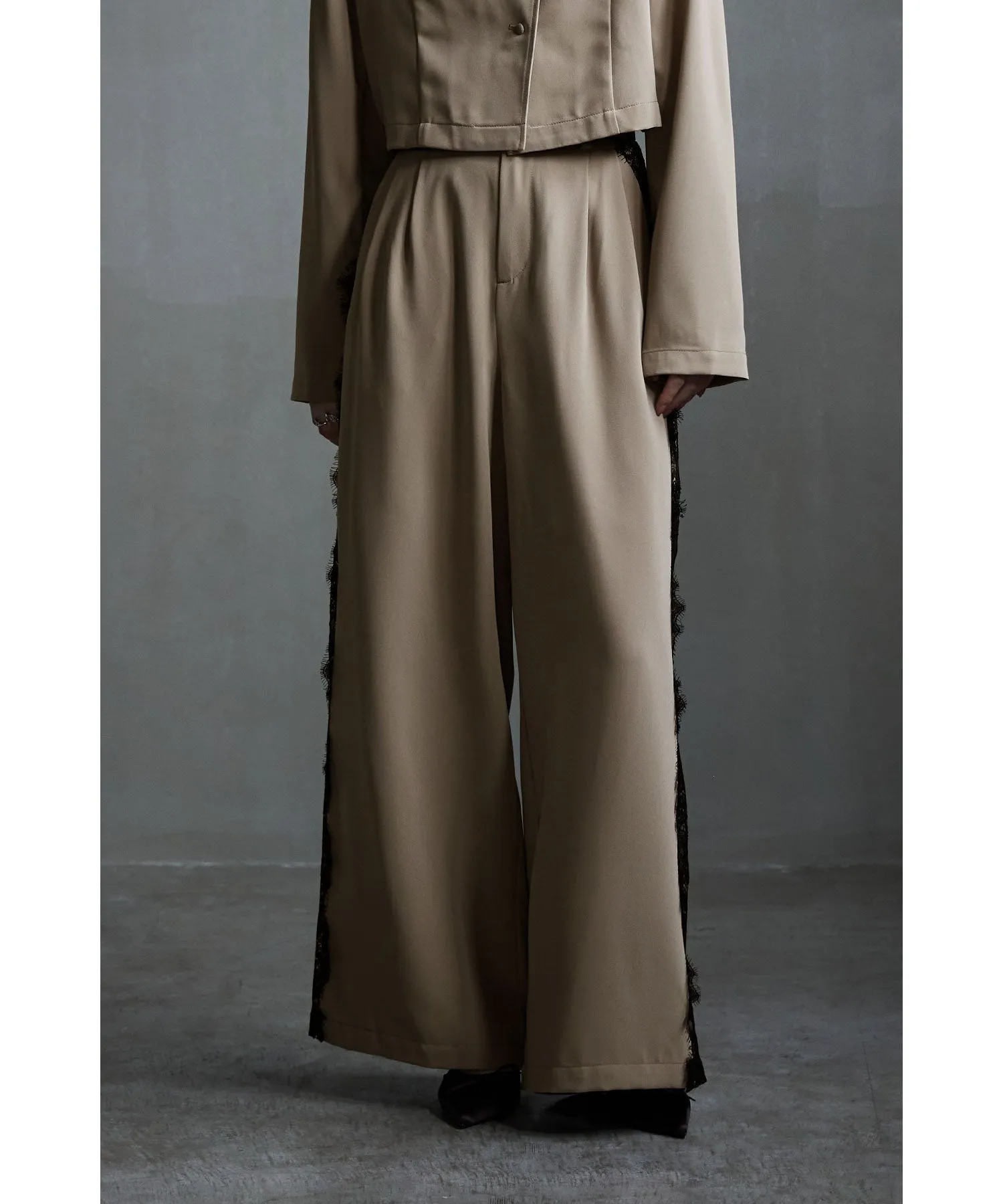 Asymmetry design jacket & Side lace pants SET UP