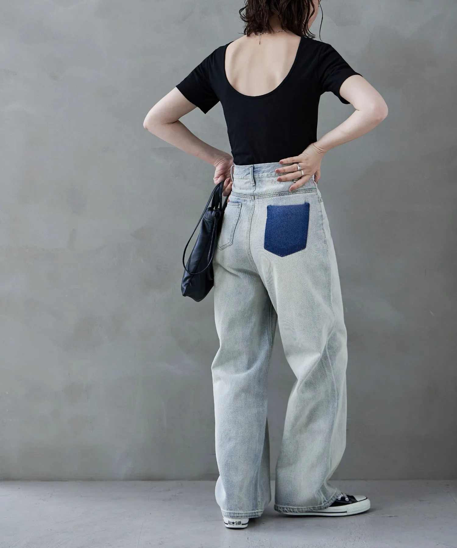 Back pocket design straight denim