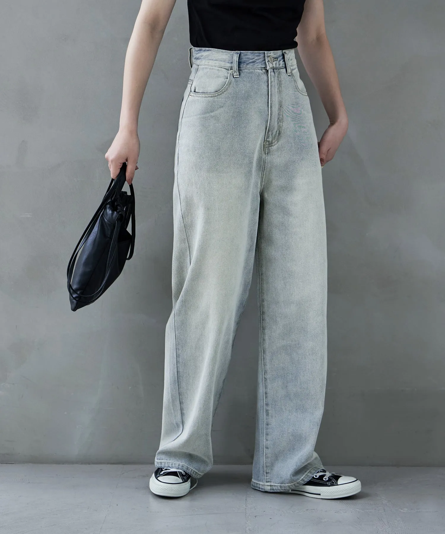 Back pocket design straight denim