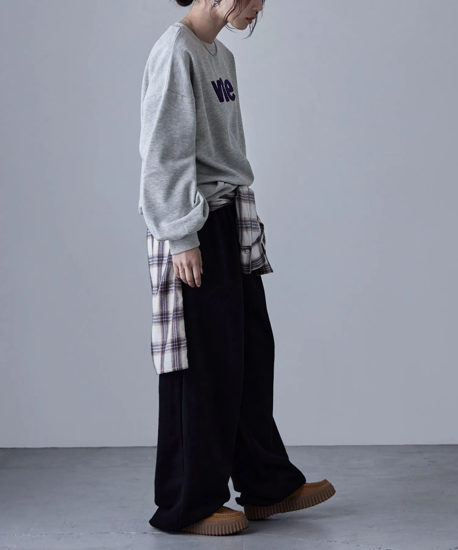 Chenille design fleece sweatshirt