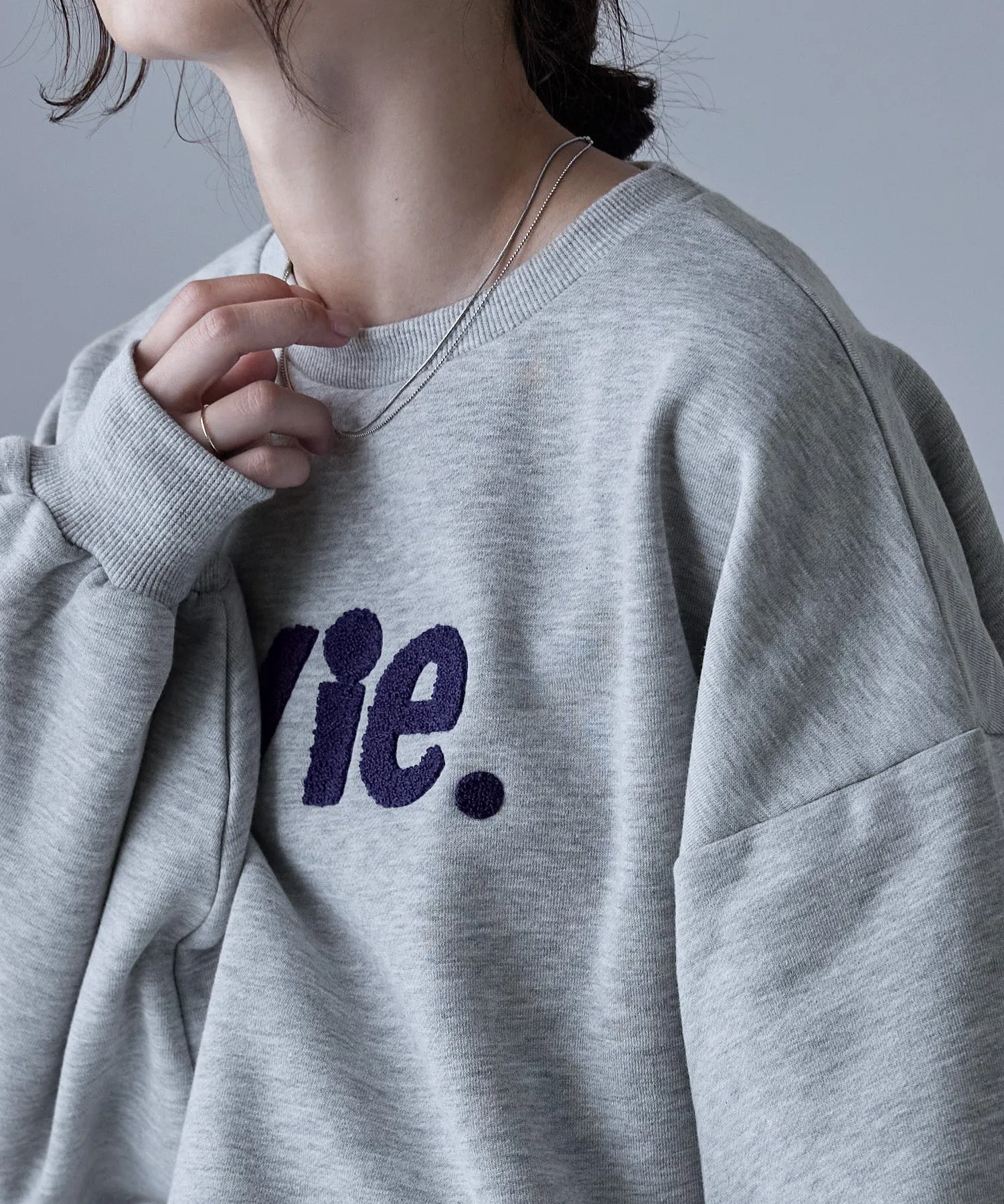 Chenille design fleece sweatshirt