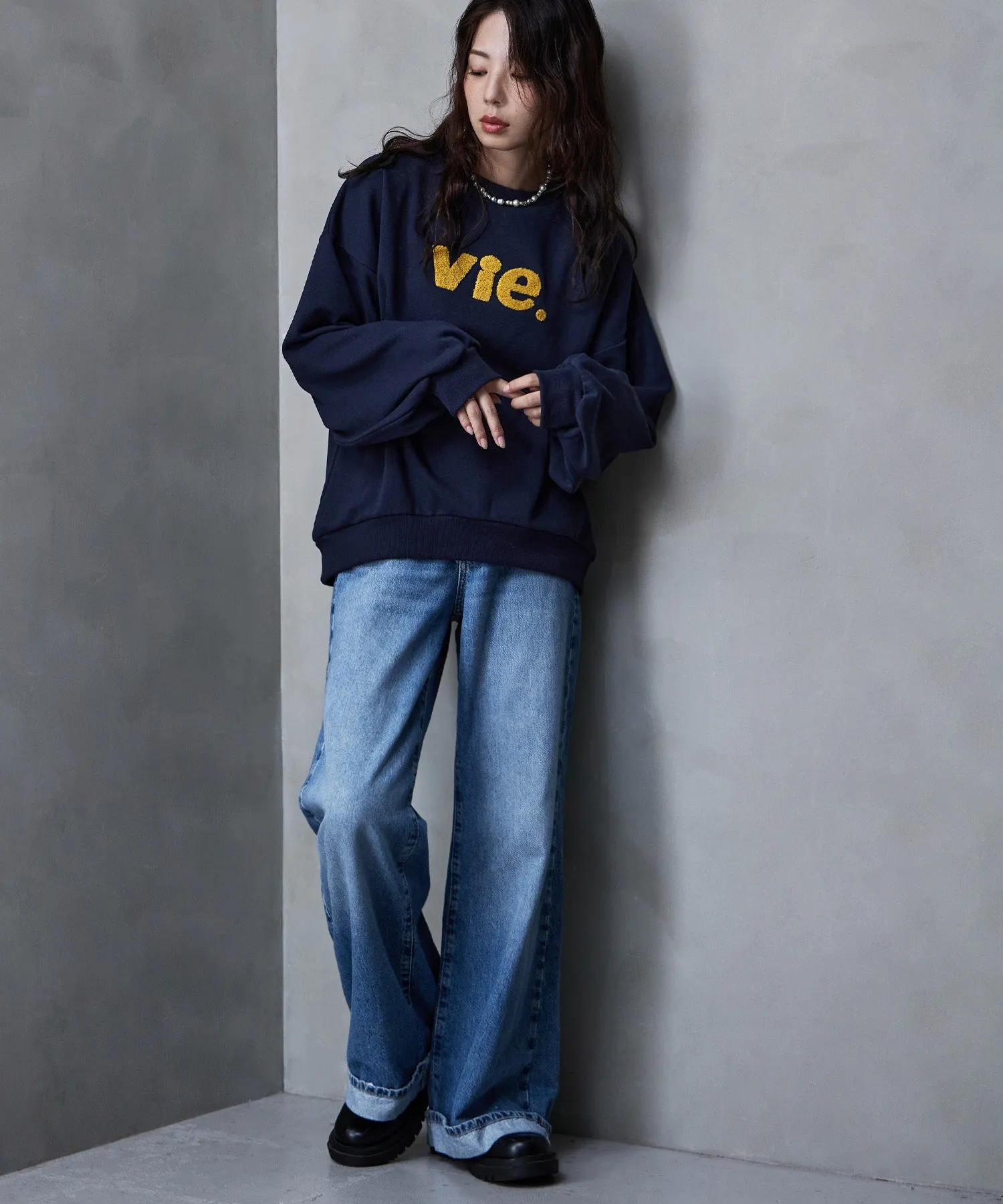 Chenille design fleece sweatshirt