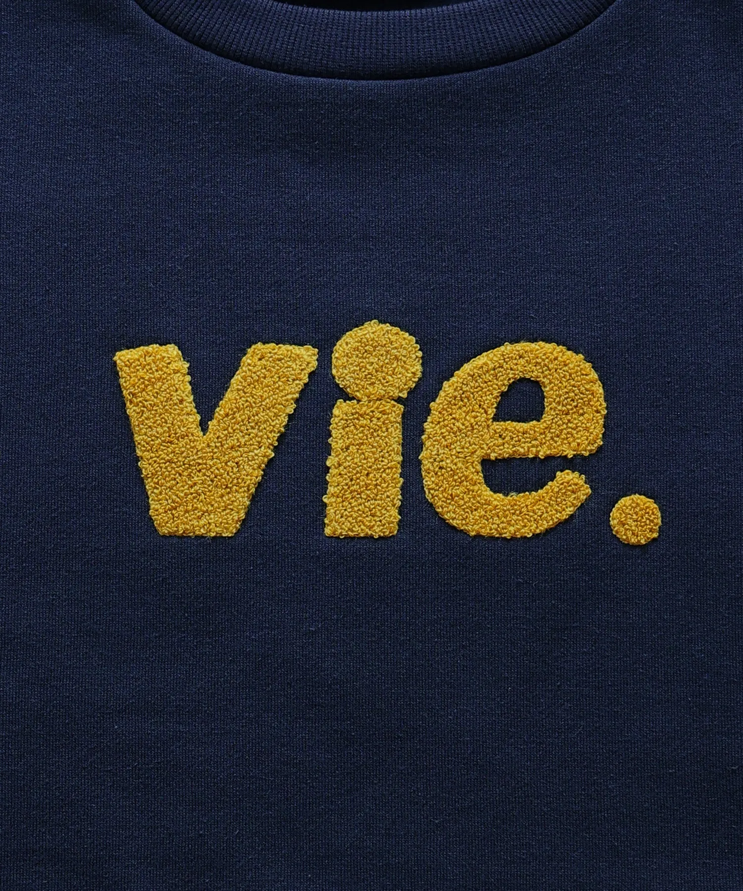Chenille design fleece sweatshirt