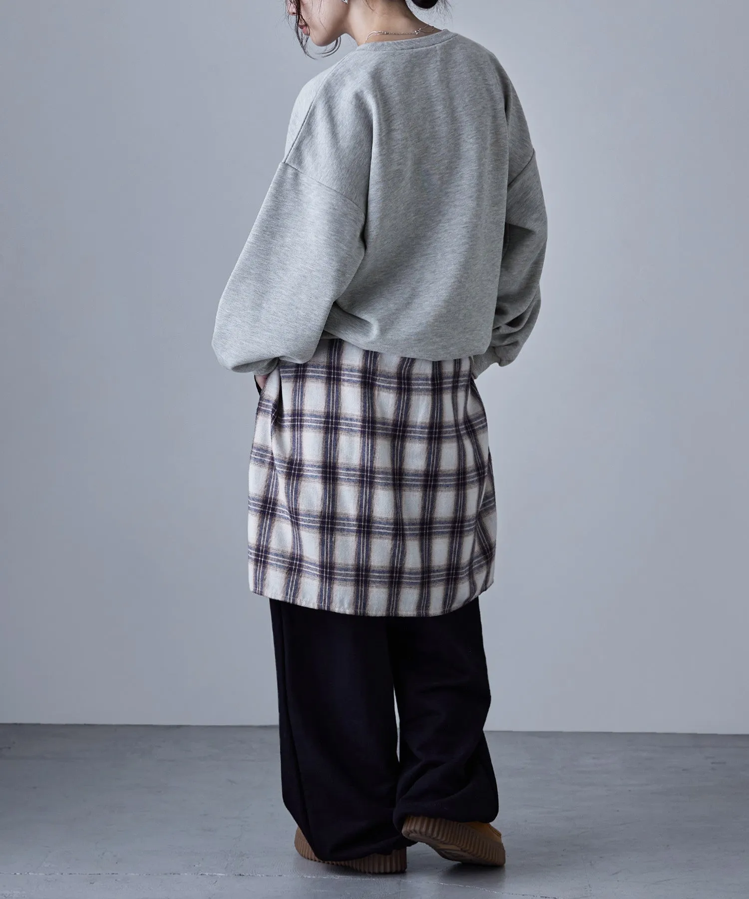 Chenille design fleece sweatshirt