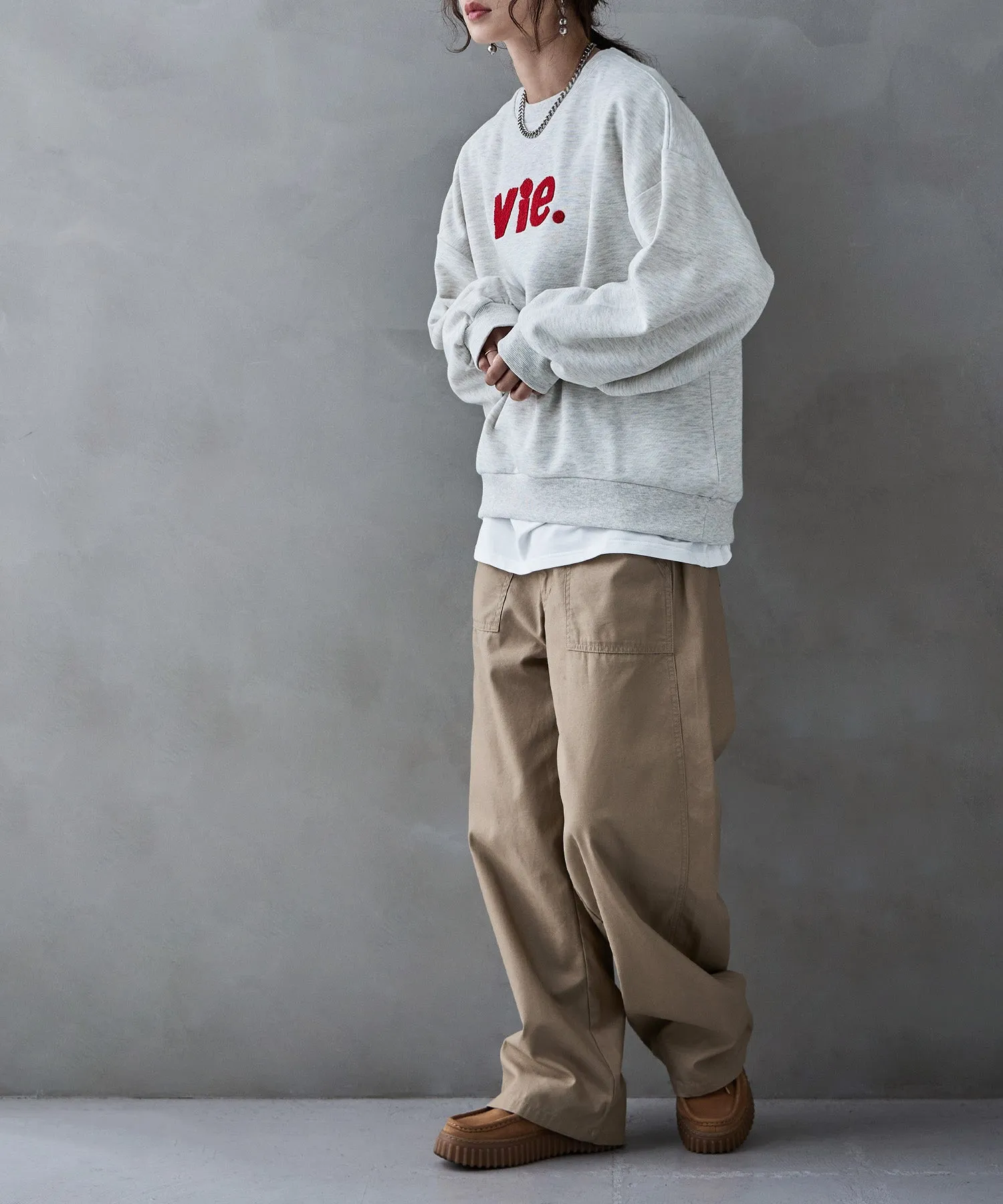 Chenille design fleece sweatshirt