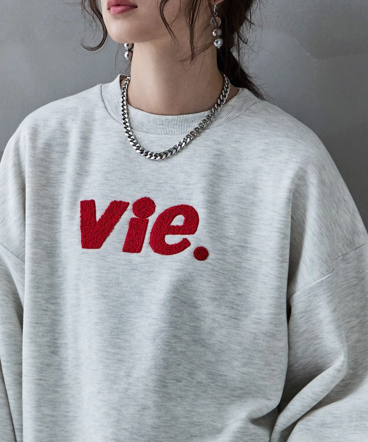 Chenille design fleece sweatshirt