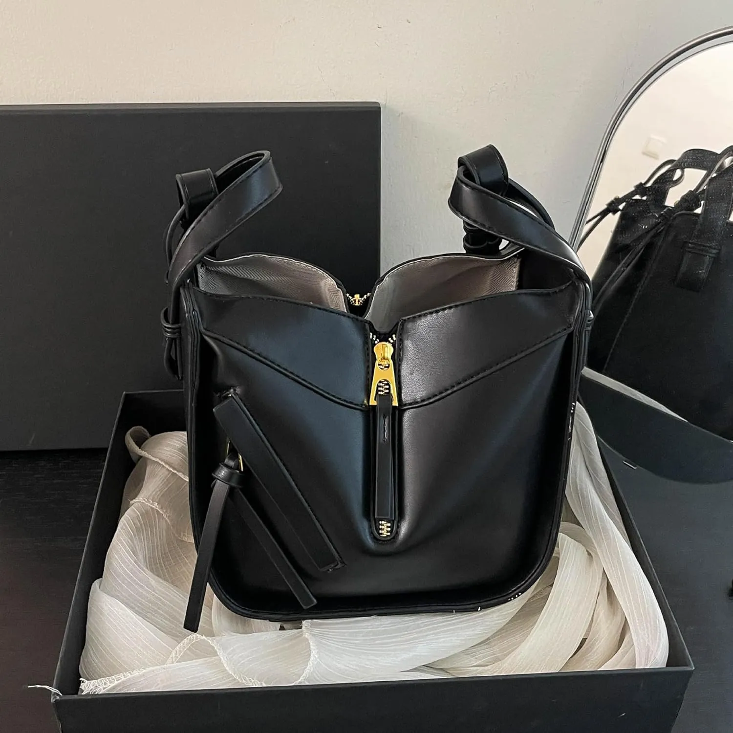 Designer Leather Shoulder Bag with Gold Zipper Details,Open Bucket Handbag Dumpling type