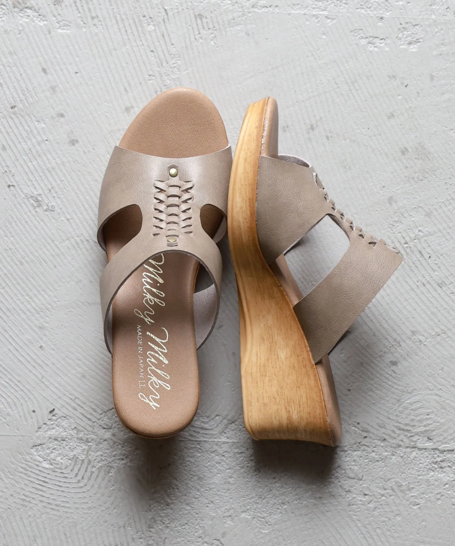 Front design sandal