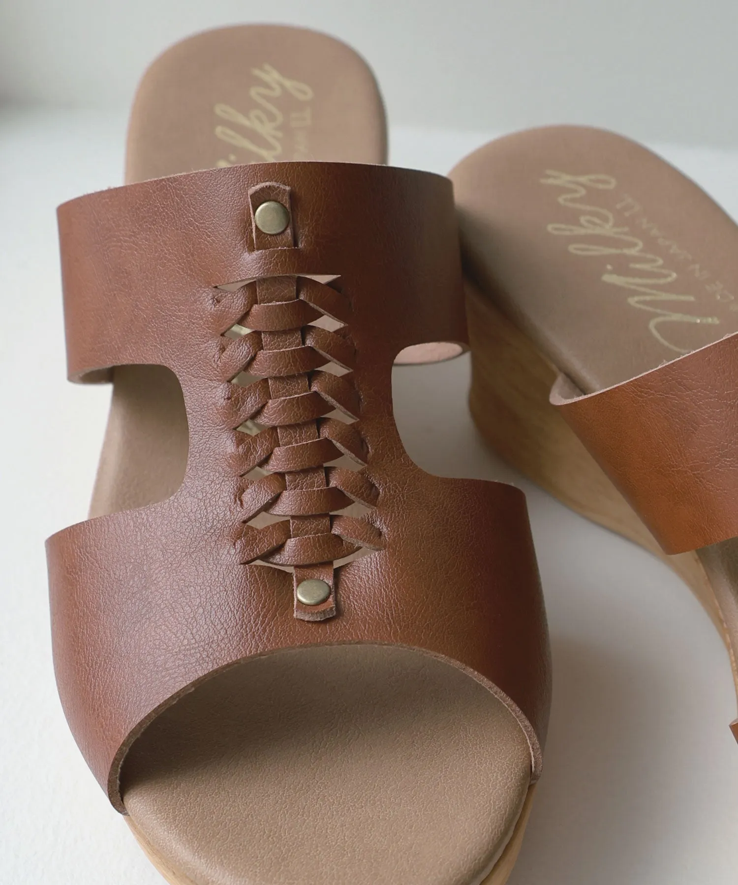 Front design sandal