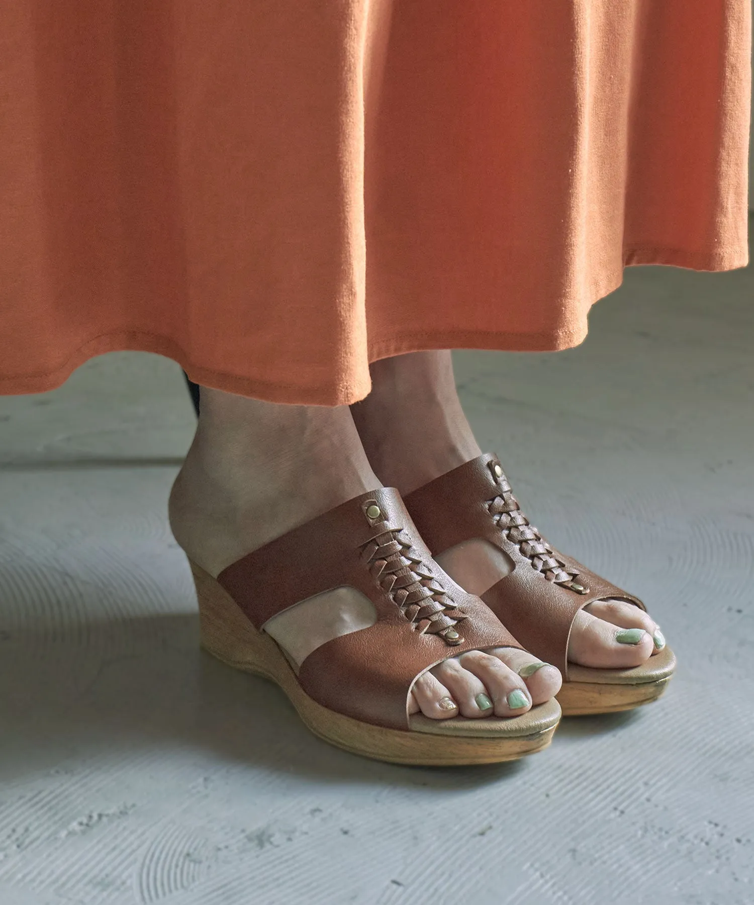 Front design sandal