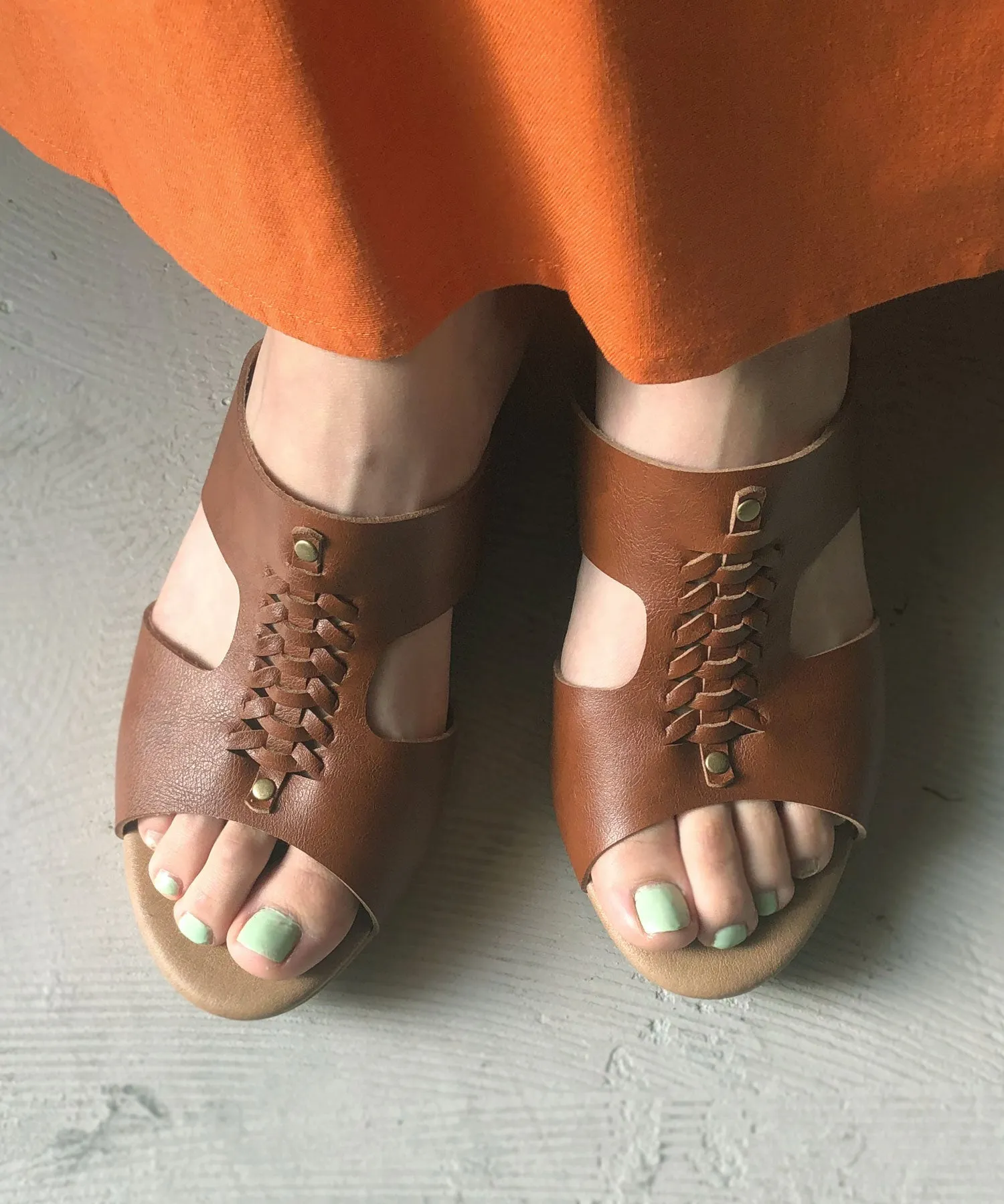 Front design sandal