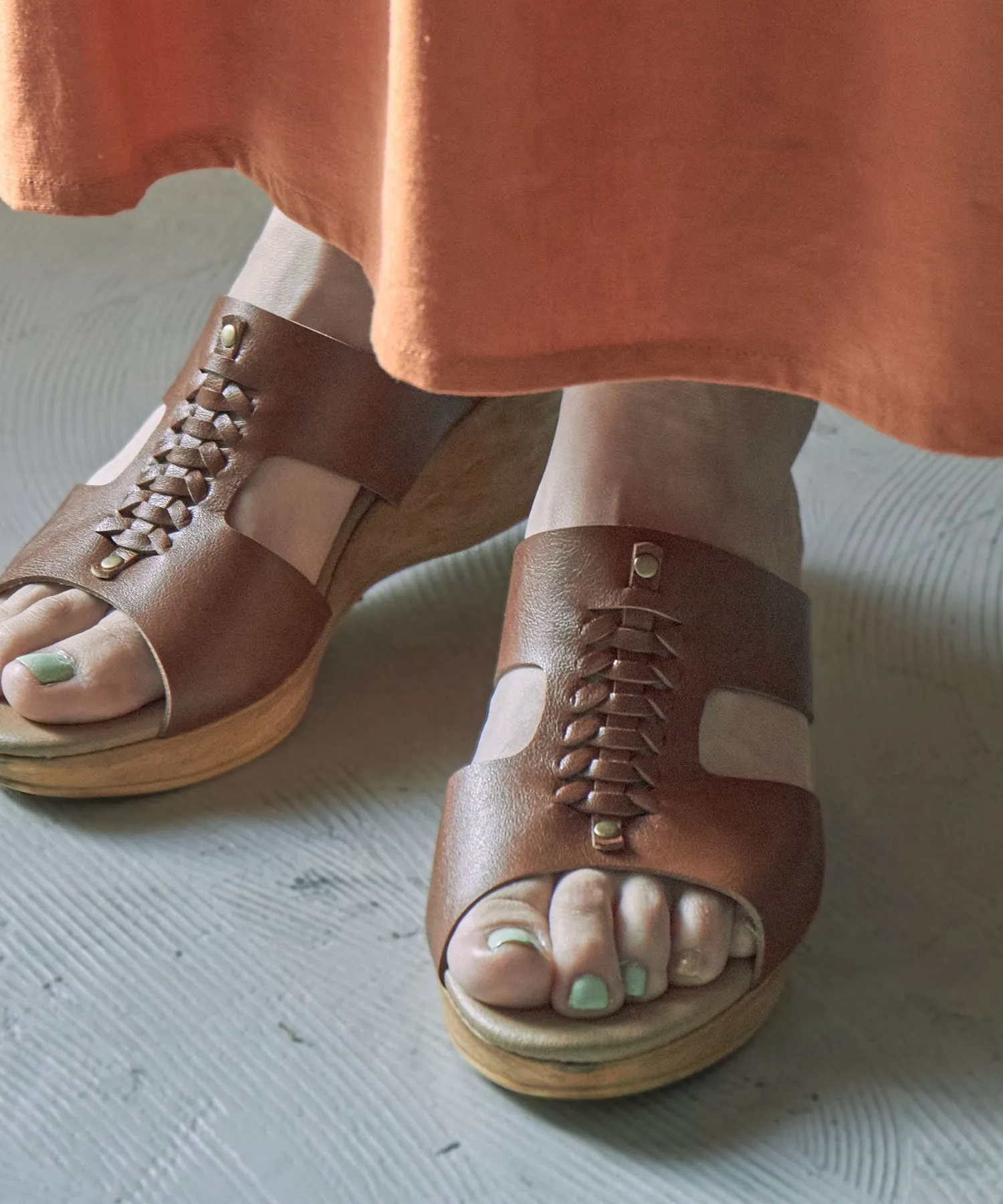Front design sandal