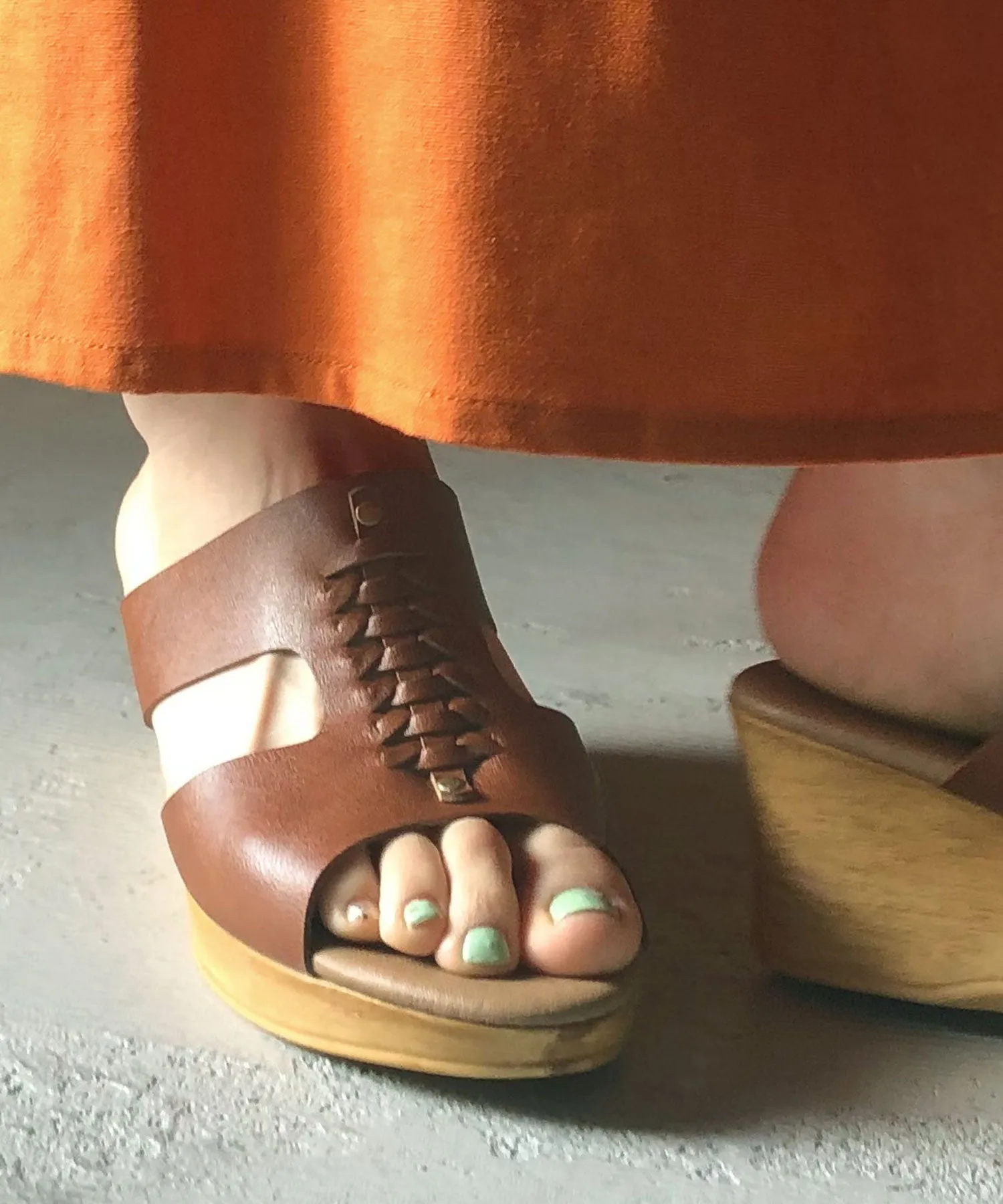 Front design sandal