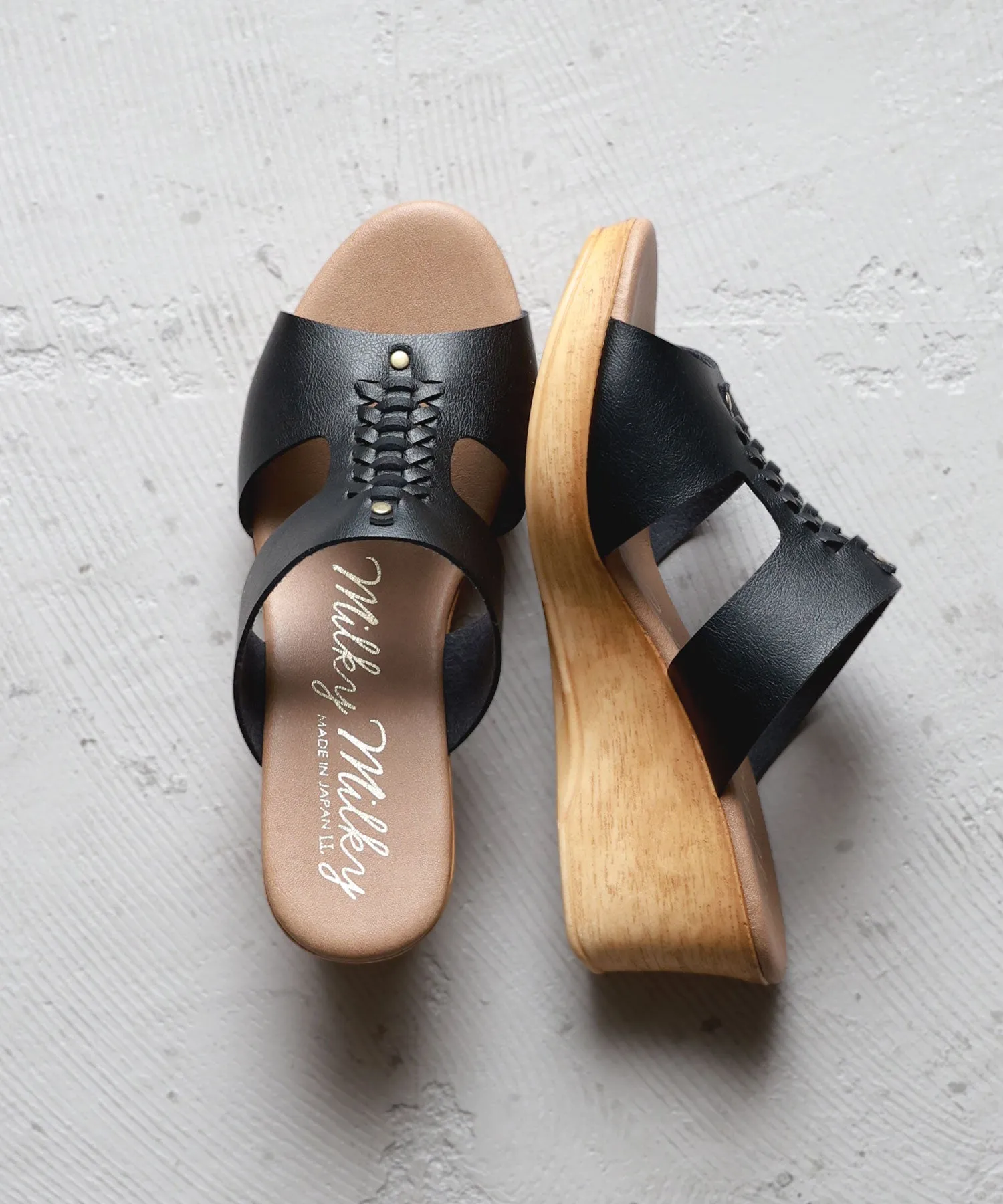 Front design sandal