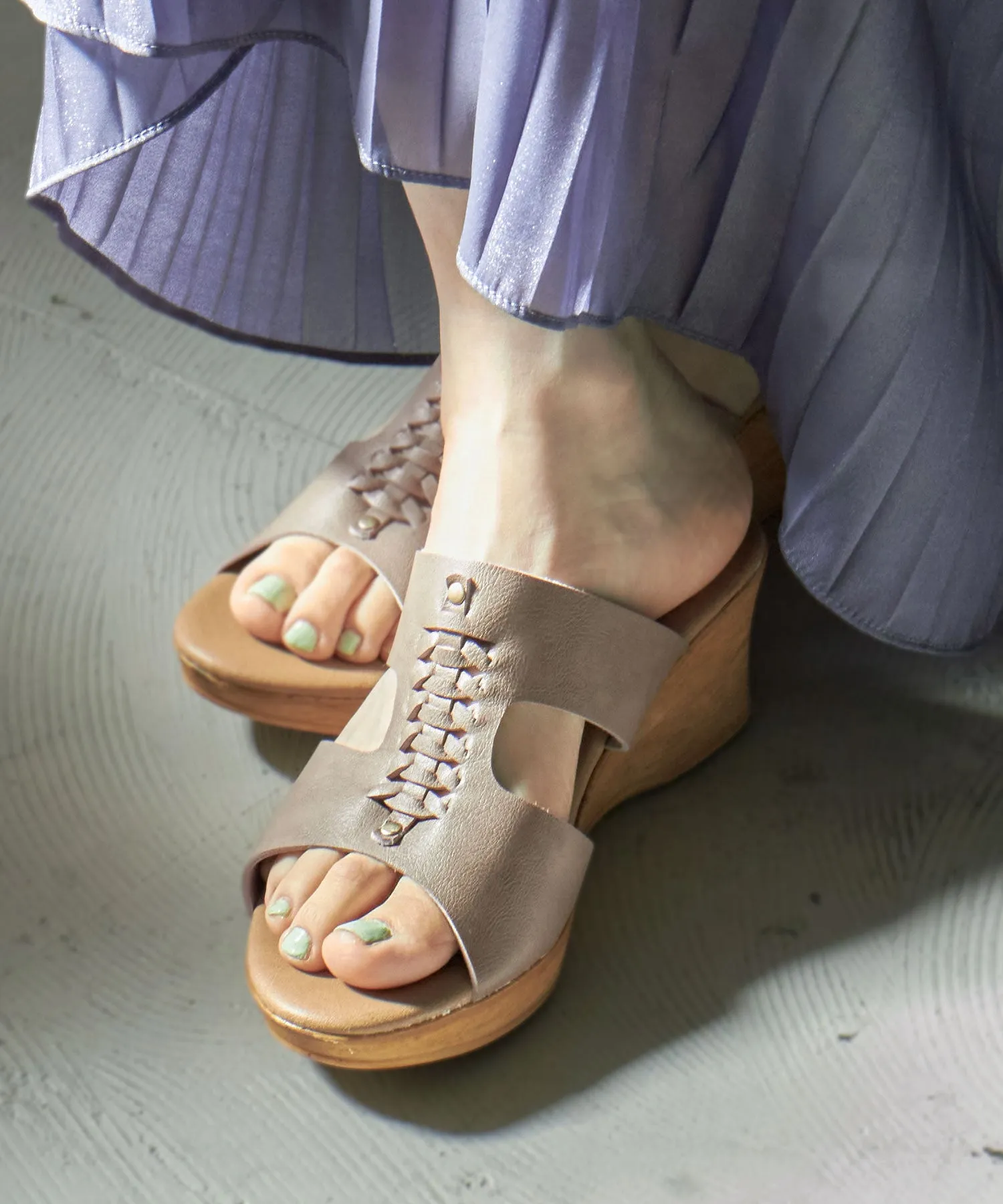 Front design sandal