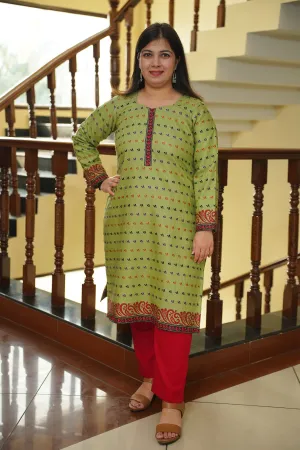 Pista Ember Woollen Kurta Set