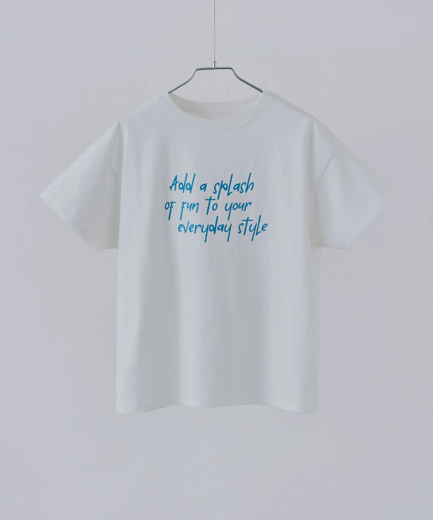 Script logo design mid Tee