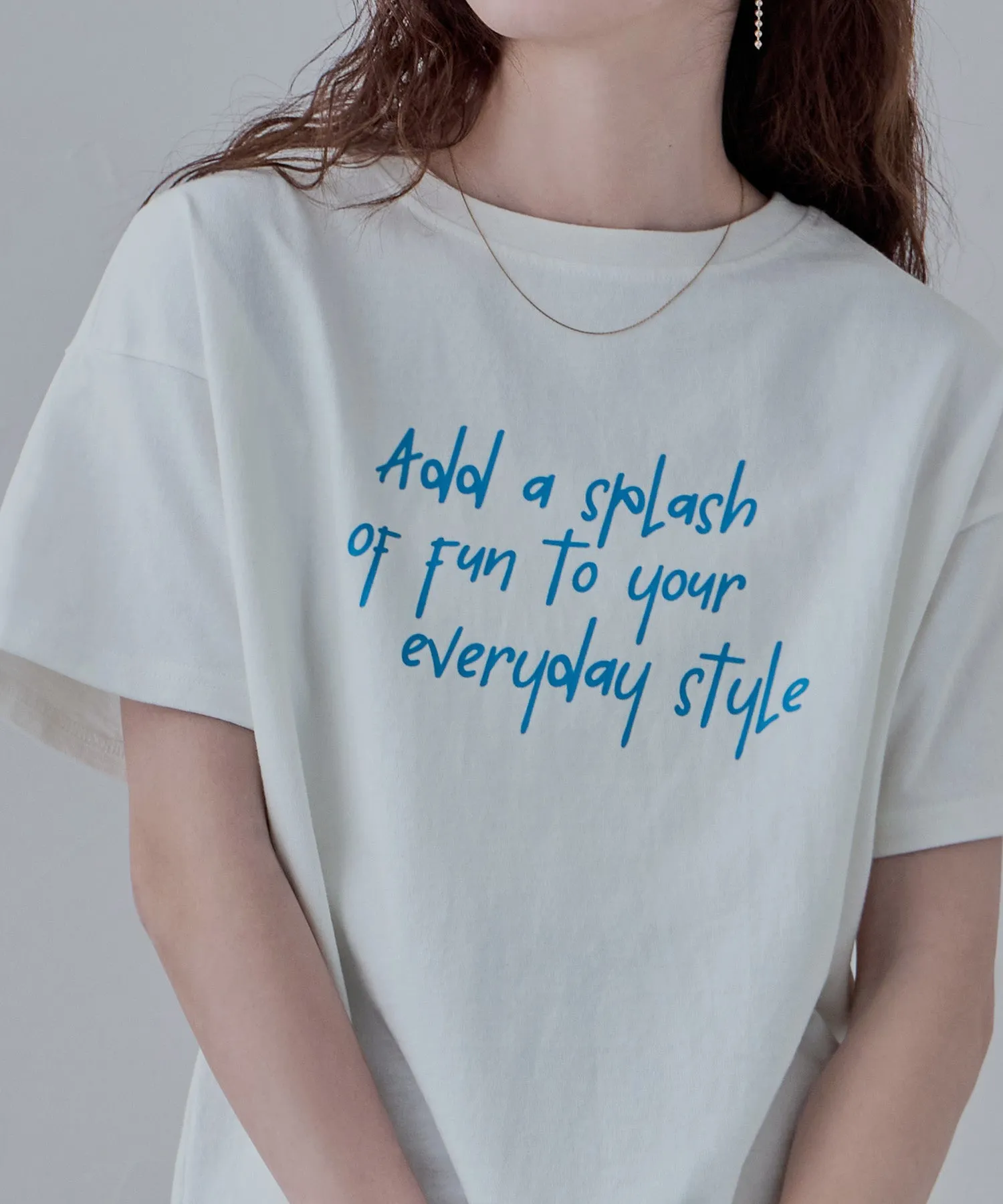 Script logo design mid Tee