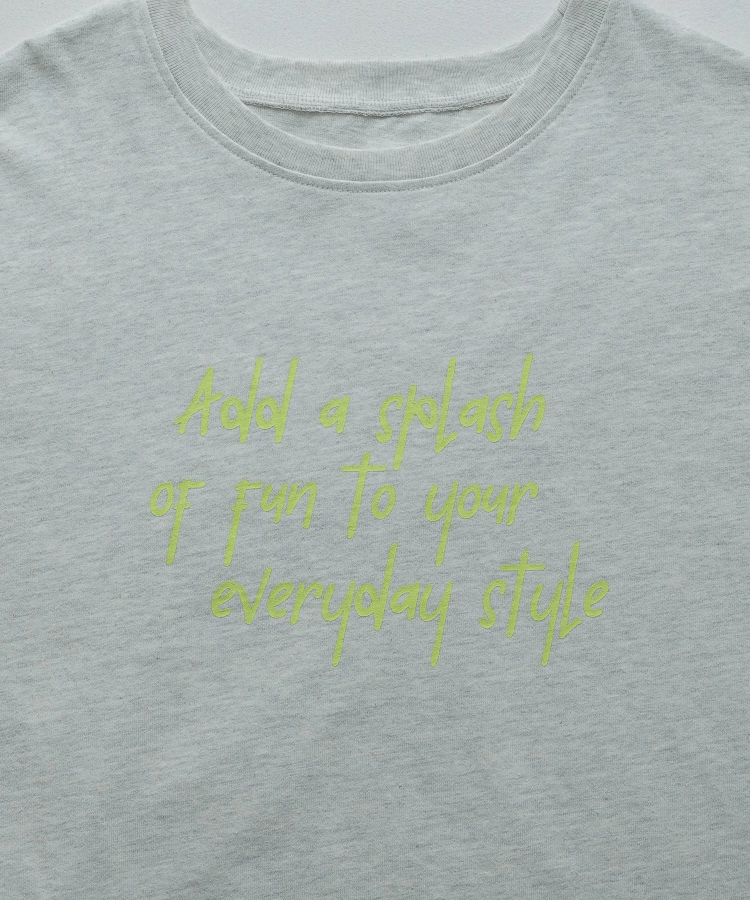 Script logo design mid Tee